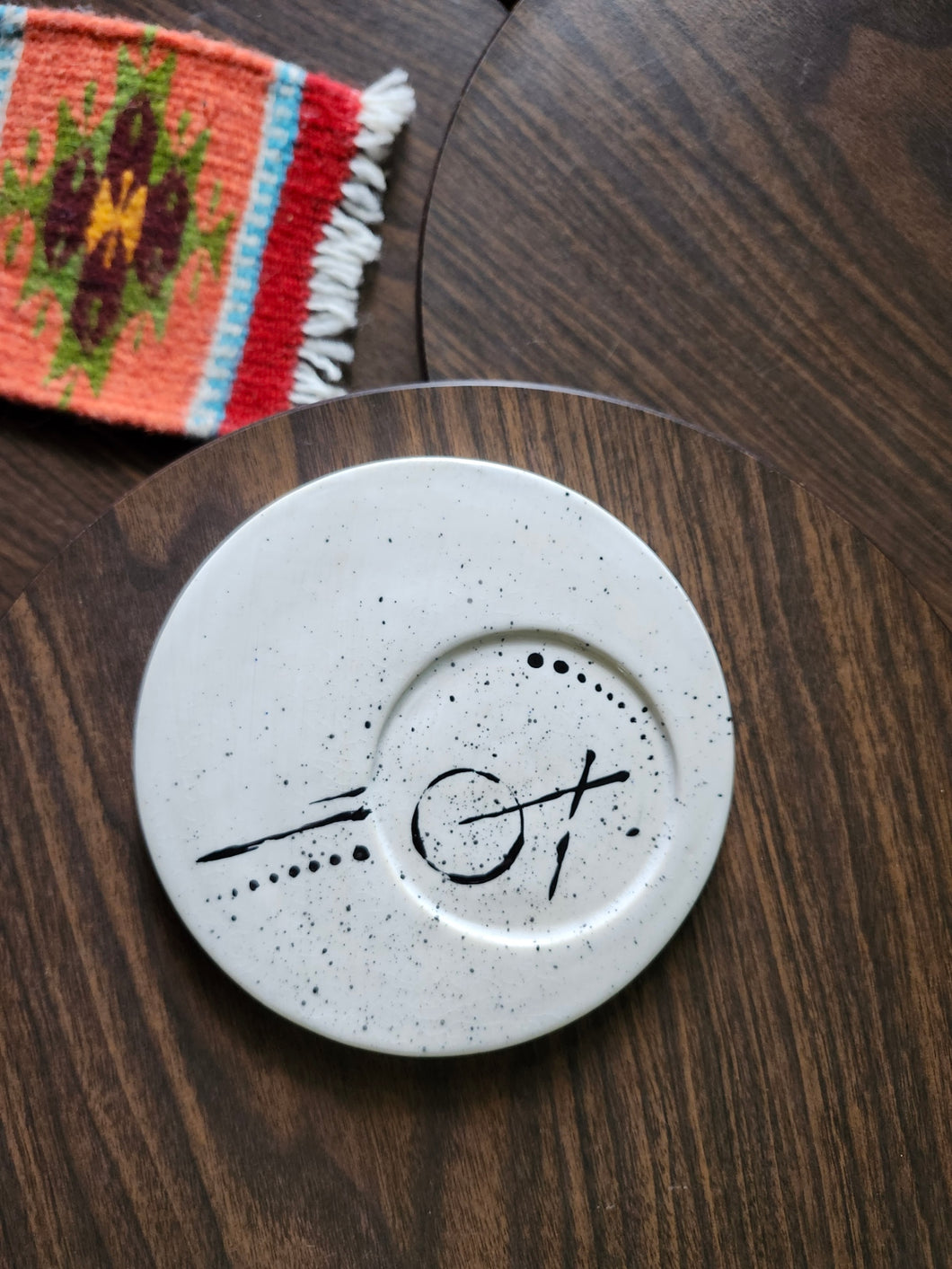 PIVOT - Black & White